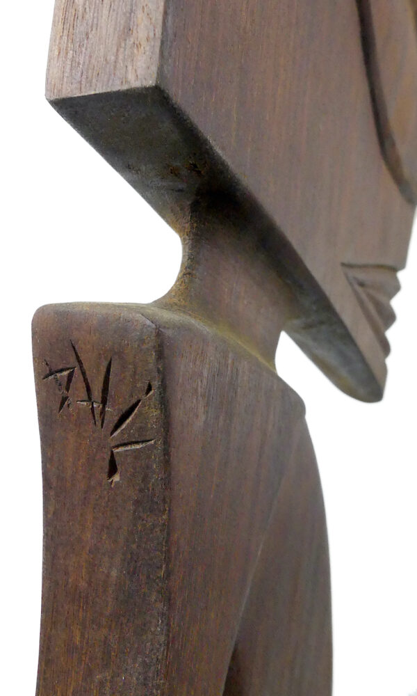 Grand Tiki Tangaroa des îles Cook en bois signé Phil Totem Tiki Pop (détail)