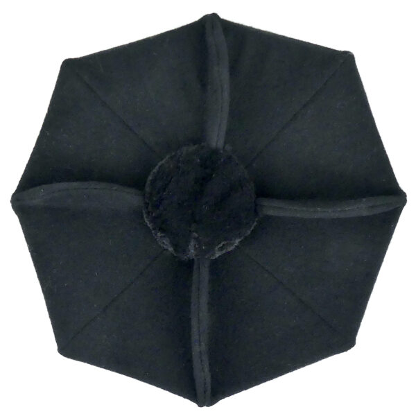 Ancienne barrette d’avocat dans sa boîte parisienne d’origine Chapeau début XXᵉ (dessus)