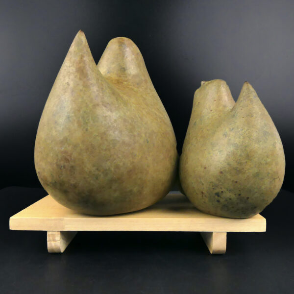 Quatre petites poules en bronze sur socle signées Yuwana Thaïlande (dos)