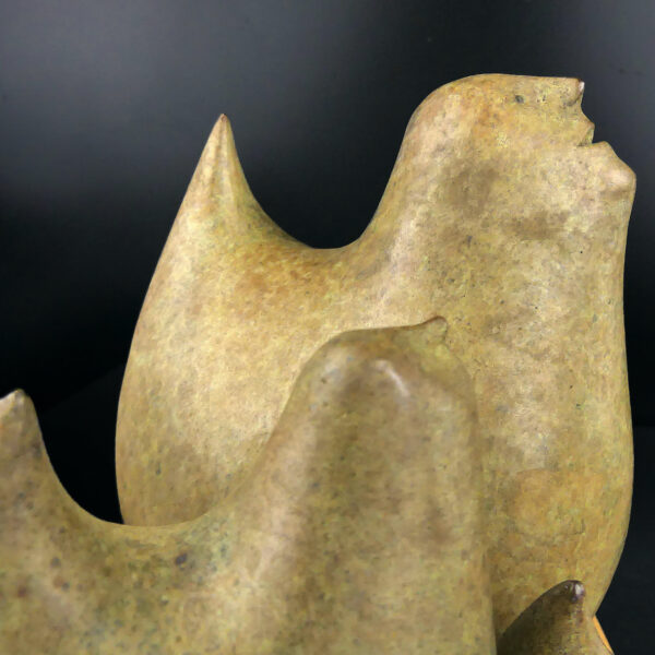 Quatre petites poules en bronze sur socle signées Yuwana Thaïlande (détail)