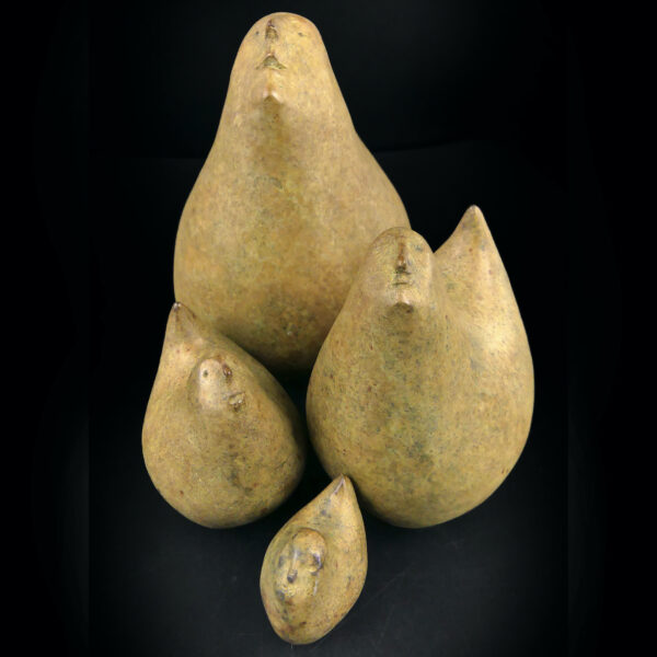 Quatre petites poules en bronze sur socle signées Yuwana Thaïlande (dessus 3/4)