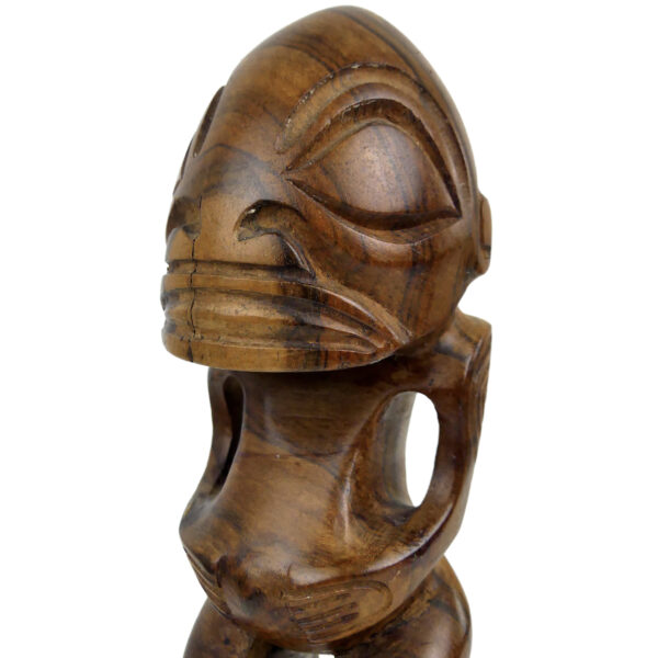 Petit tiki marquisien ancien en bois précieux bicolore (3/4)