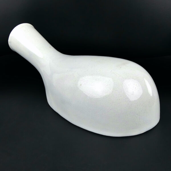 Pistolet urinoir masculin Urinal de lit en faïence de Lunéville Fin XIXe (3/4 dos)