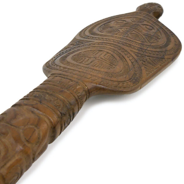 Grande pagaie marquisienne de cérémonie en bois précieux (dessous 3/4)