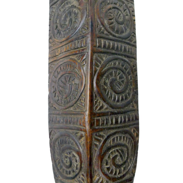 Massue Fa'alaufa'i Lapalapa en bois dense patiné des Îles Samoa (détail)