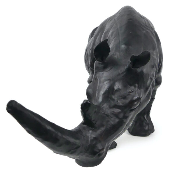 Grand rhinocéros en cuir moulé de la mi-XXe - Objet de collection vintage (face)