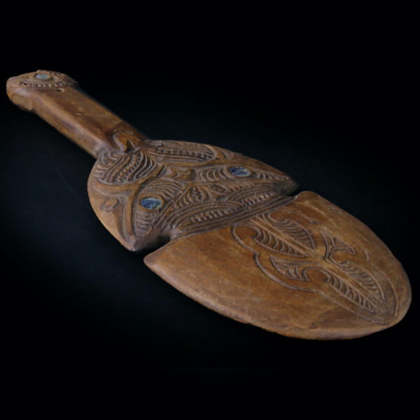 Kotiate māori en bois clair et ormeau Nouvelle-Zélande (3/4)