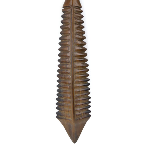 Fa'alaufa'i samoan en bois dense sculpté à patine brune Îles Samoa (détail)