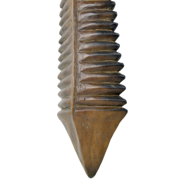 Fa'alaufa'i samoan en bois dense sculpté à patine brune Îles Samoa (détail)
