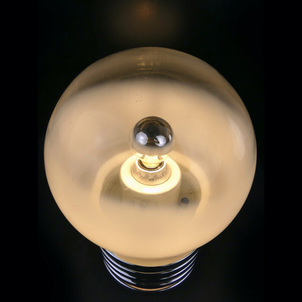 Lampe globe Space Age 70 verre de Murano acier chromé Design italien (dessus allumée)