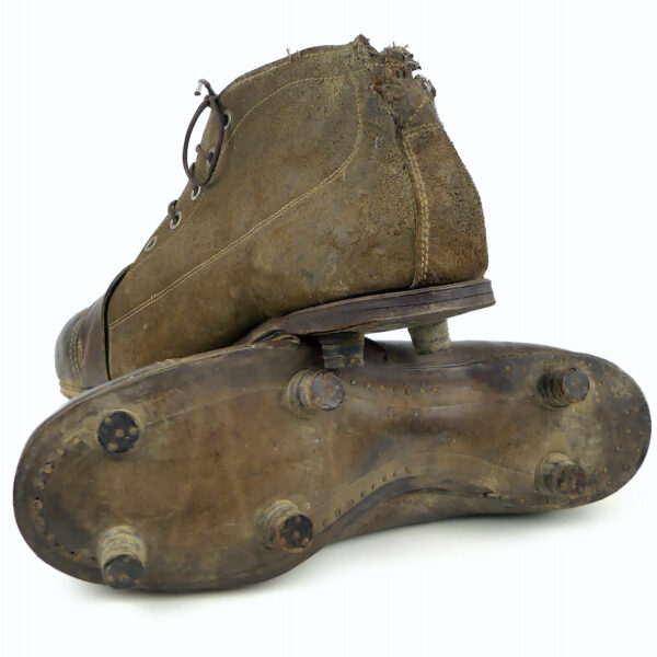 Ensemble de football vintage ballon Tiento chaussures à crampons 1930 (3/4)