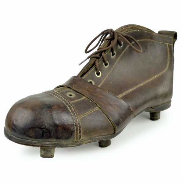 Ensemble de football vintage ballon Tiento chaussures à crampons 1930 (3/4)