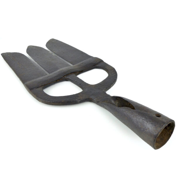 Foënne outil de pêche artisanal en fer forgé Outil ancien XIXe (3/4)