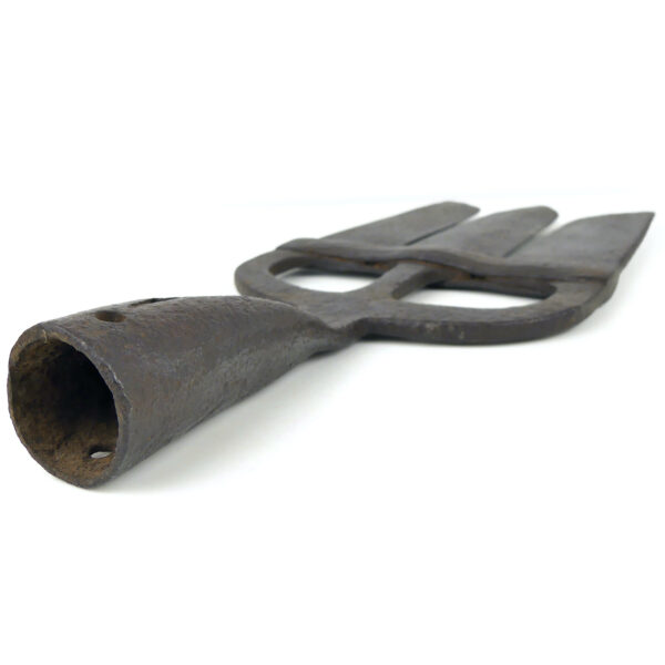 Foënne outil de pêche artisanal en fer forgé Outil ancien XIXe (3/4)