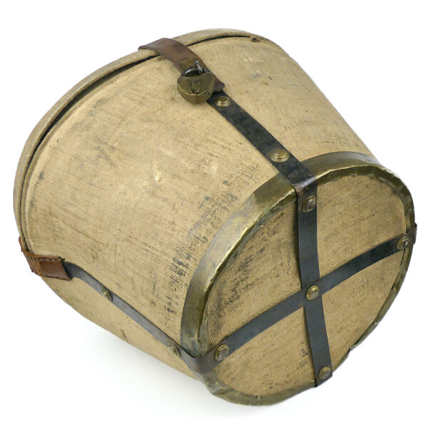 Boîte à chapeau rigide de voyage XIXe Bagage ancien de collection (dessous 3/4)