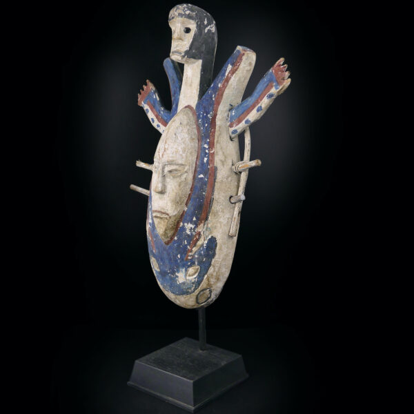 Grand masque Inua céphalomorphe 2 visages sur socle Artefact style Yupik (3/4)