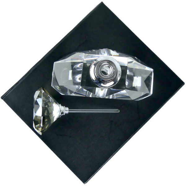 Flacon de parfum triangulaire massif facetté en cristal Design italien (ouvert dessus)
