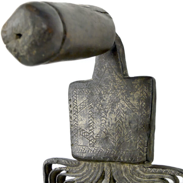Peigne de tisserand berbère en fer forgé et bois Outil traditionnel ancien (détail)