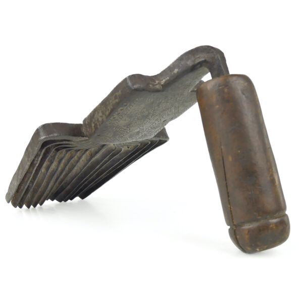 Peigne de tisserand berbère en fer forgé et bois Outil traditionnel ancien (3/4)