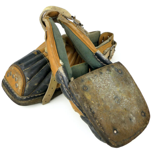 Lot croquet vintage indien Équipement sportif en cuir et bois Sport ancien (sur-chaussures dessous)