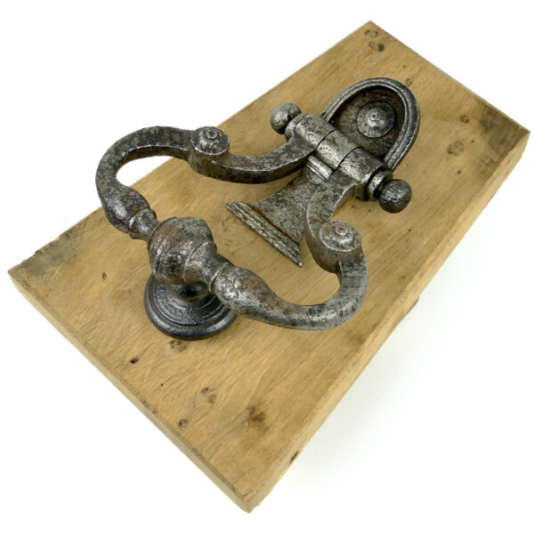 Heurtoir de porte ancien en fer forgé et bois Marteau de porte XVIIIe (3/4)