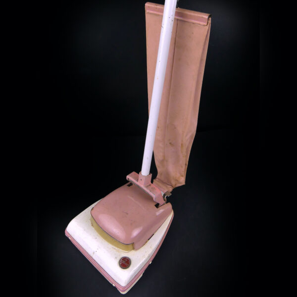 Aspirateur Hoover jouet ancien d'imitation Joustra Mi-XXe (dessus 3/4)