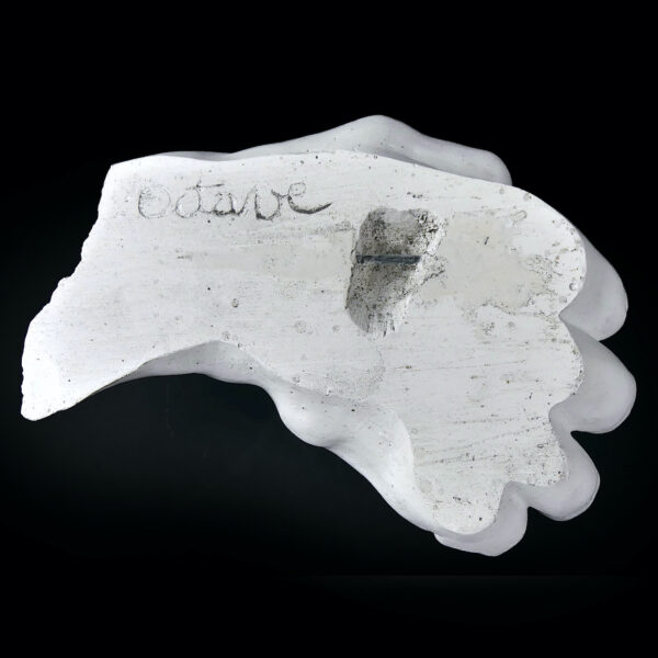 Moulage de main cloué en plâtre signé Octave Art sacré Curiosité (dos)